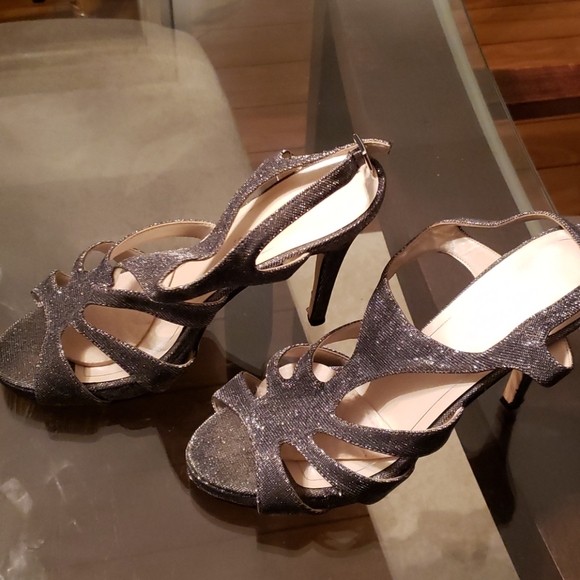 Shoes - Picture 2 of 5